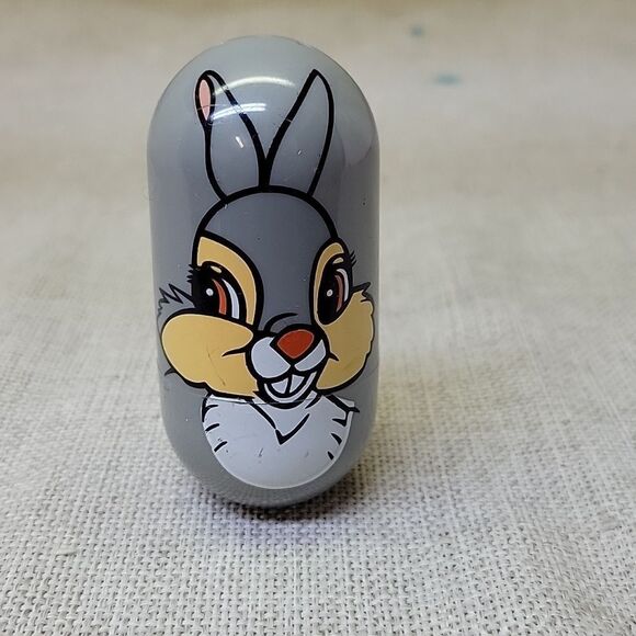 Disney's Thumper bundle. 3 books, pin, Wobble figure - Picture 9 of 12